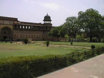 02-agra-fort