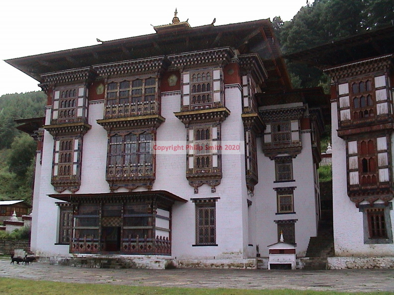 01-kurjey-lakhang-monastery1.JPG