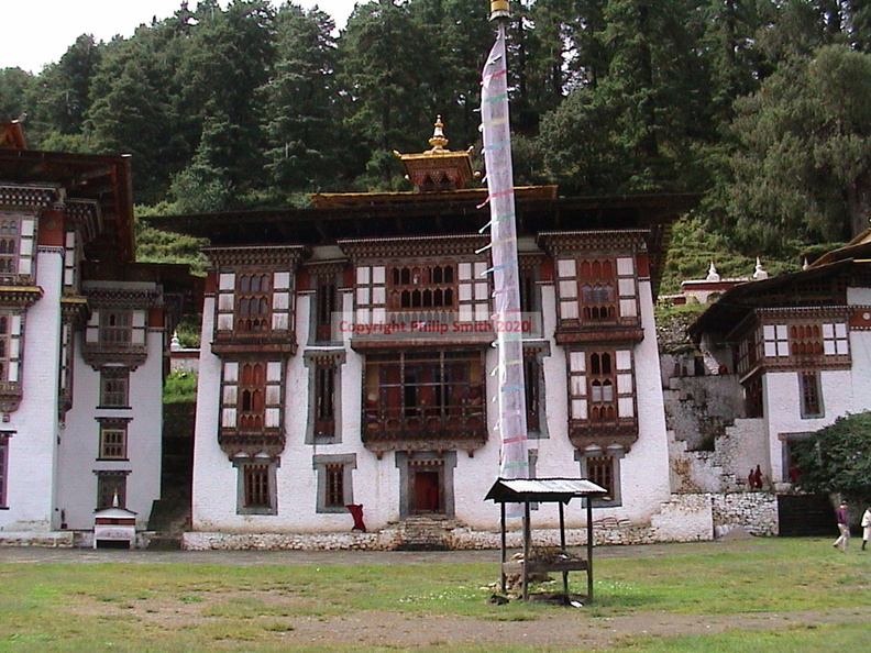 04-kurjey-lakhang-monastery4