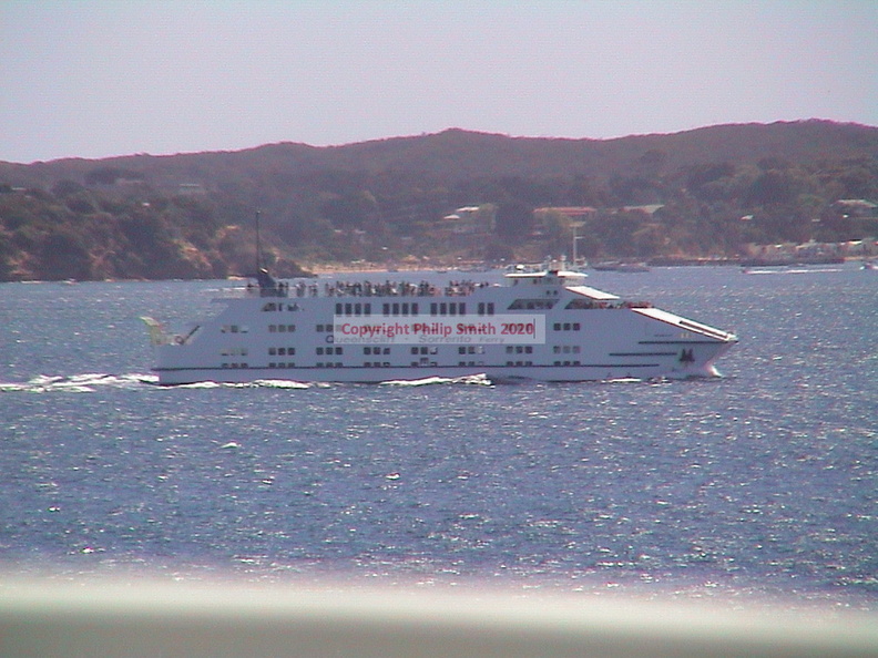 23-queenscliff-ferry