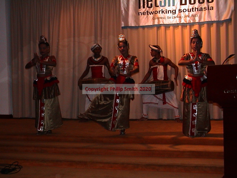 22-SriLankan-dancers.JPG
