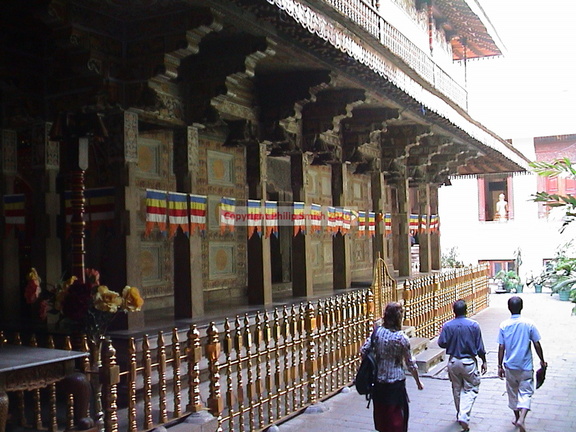 65-Kandy-Bhuddist-Temple