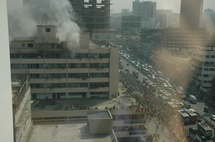 06-BurningTVBuilding-Dhaka