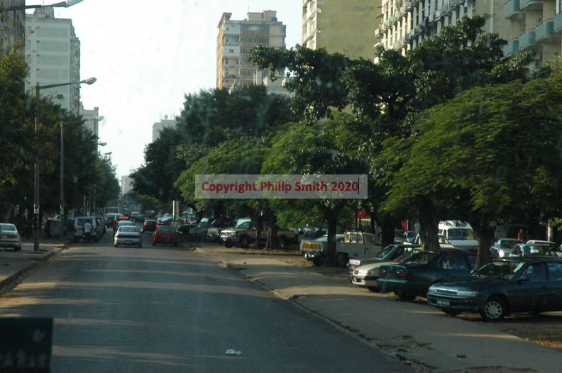 20-Maputo-streets.JPG