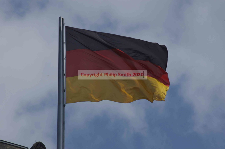 083-ReichstagFlag