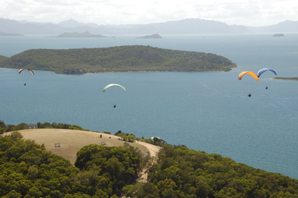 037-Paragliders