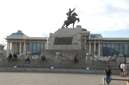 022-SukhbaatarStatue