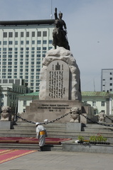 091-SukhbaatarStatue